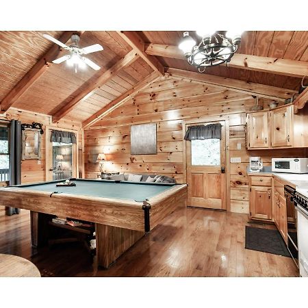 鸽子谷Peekaboo With Hot Tub, Pool Table, And Jacuzzi别墅 外观 照片