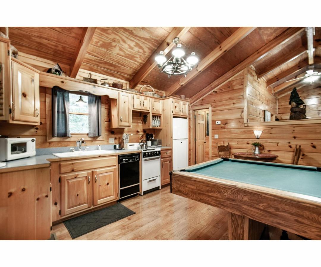 鸽子谷Peekaboo With Hot Tub, Pool Table, And Jacuzzi别墅 外观 照片