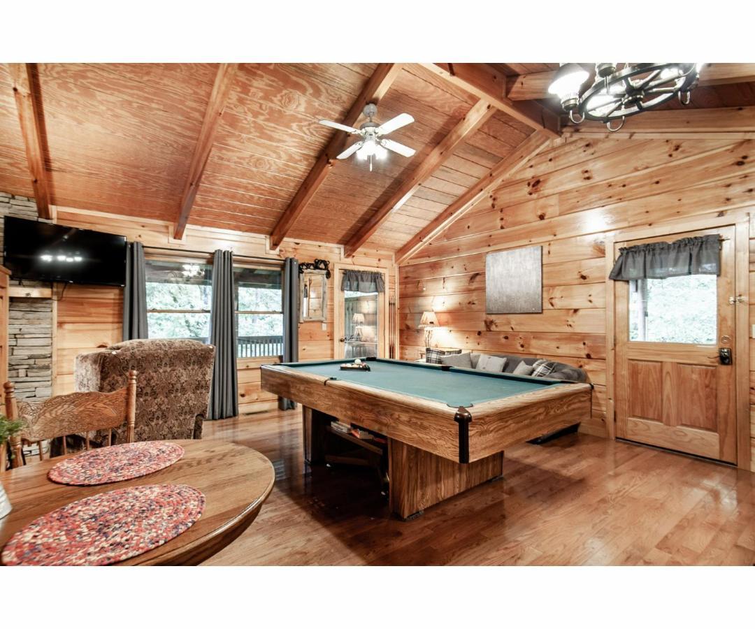 鸽子谷Peekaboo With Hot Tub, Pool Table, And Jacuzzi别墅 外观 照片